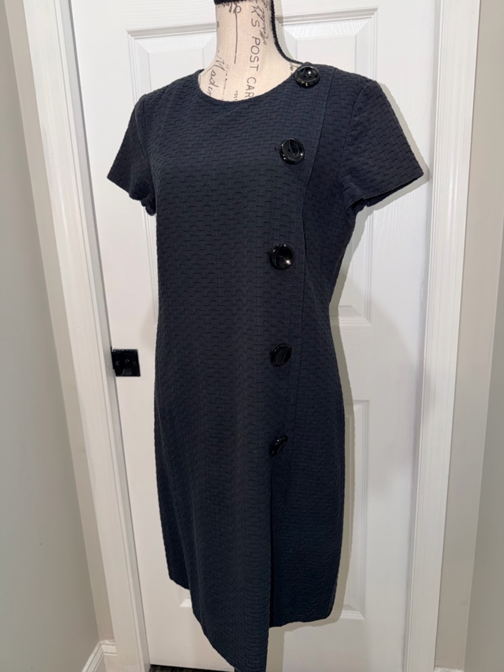 Ann Taylor Textured Black Short-Sleeve Midi Dress with Asymmetric Button Detail - Picture 4 of 10